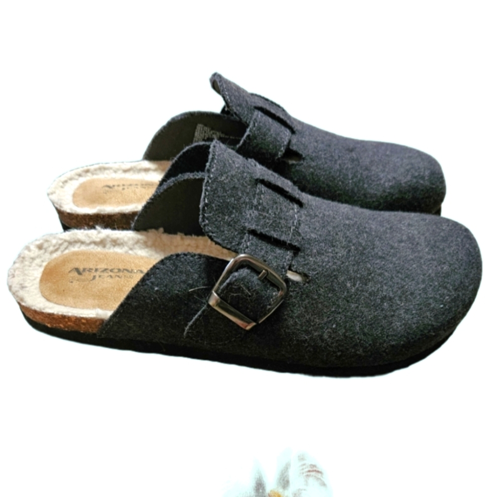 #480- AZ Jean Co. Gray Faux Fur Lined Slip-On Clogs. sz10M